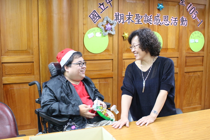 105-1 待資以禮─資源教室期末聖誕感恩活動圖片
